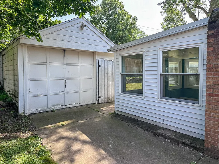 2610 Albert Dr SE — Photo 20