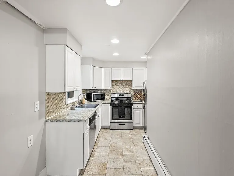 1236 N Pearl St — Photo 30