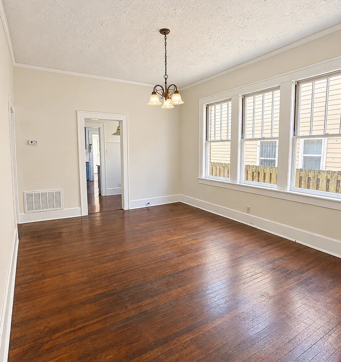 2 bed, 1300 sqft, $2,100 — Photo 3