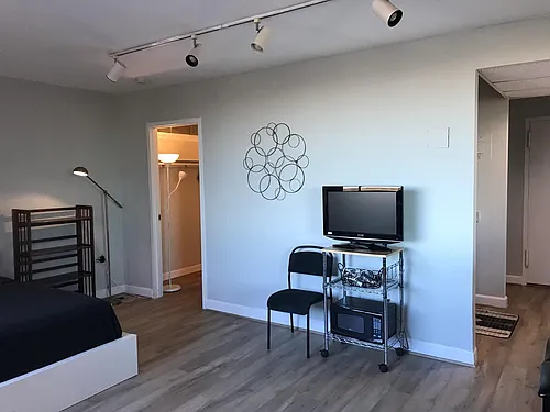 1011 Arlington Blvd Photo 1