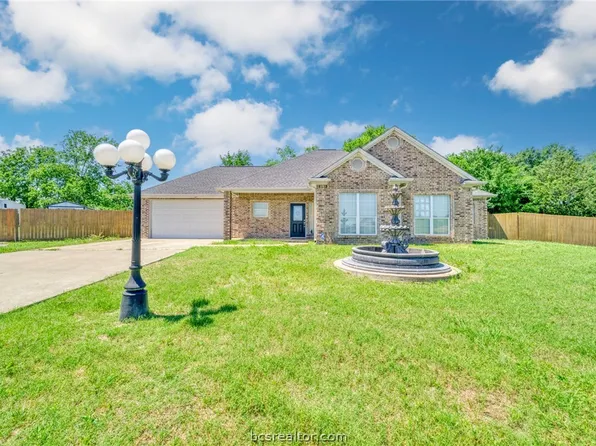 612 Olde Oaks Cir, Madisonville, TX 77864