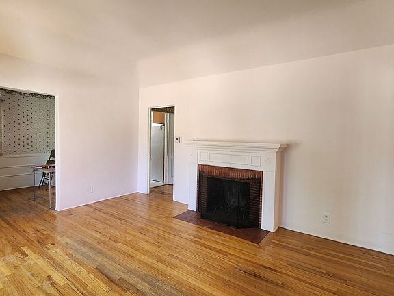 2nd image of 951 N Catalina St
