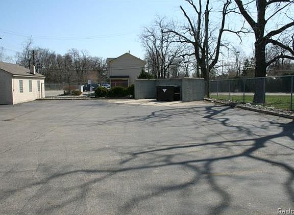 5th image of 27882 Gratiot Ave