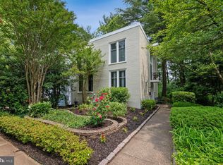 1648 Wainwright Dr, Reston, VA 20190