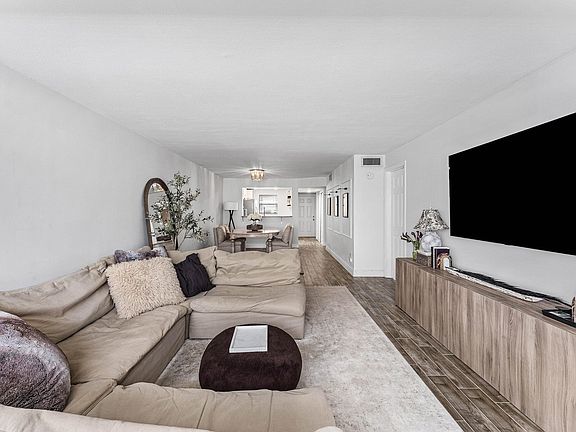 3rd image of 2960 SW 22nd Avenue #8030