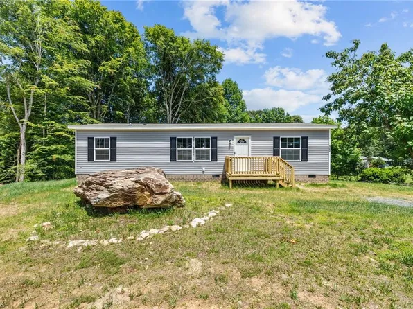 102 Jess Ferree Ct, Randleman, NC 27317