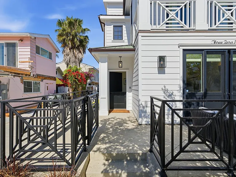 305 Montero St — Photo 2