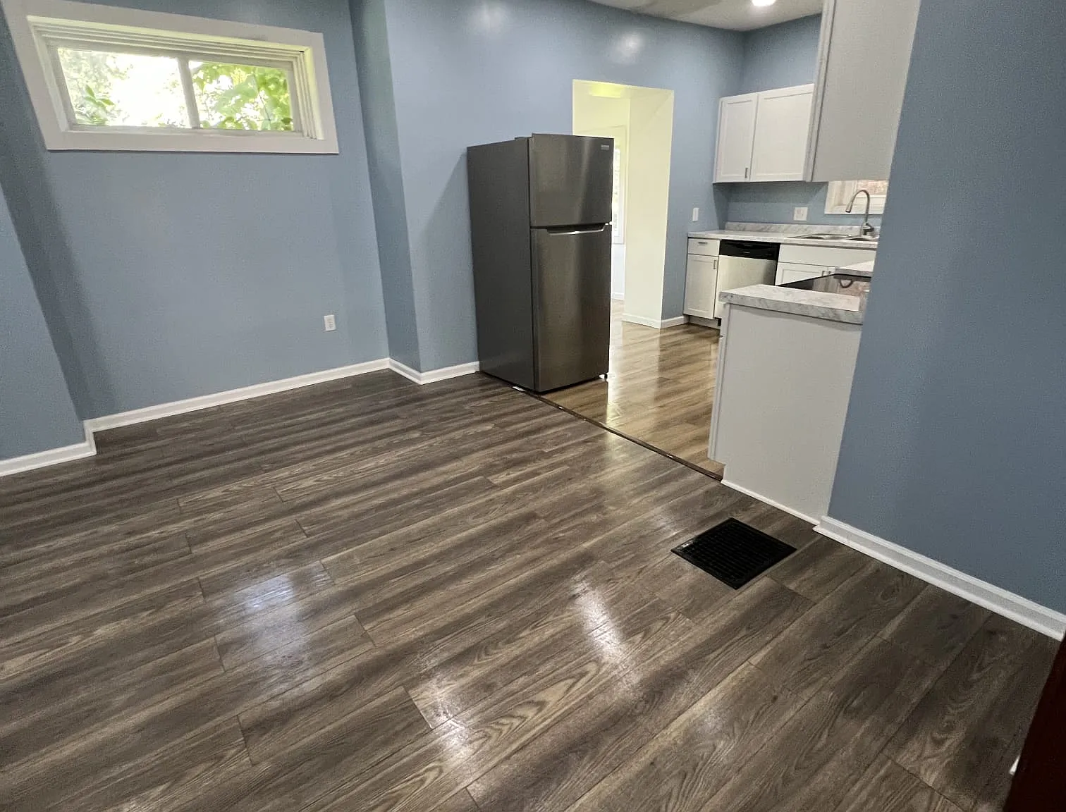 4 bed, 2100 sqft, $2,000 — Photo 1