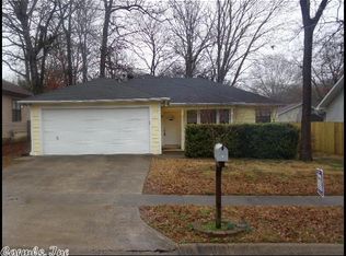 11 Redleaf Cir, Little Rock, AR 72210