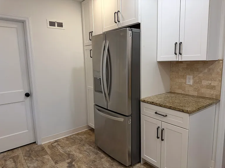 114 Alders Dr — Photo 5