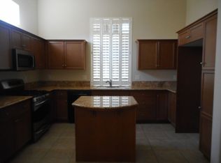 3992 N Heritage Ln, Clovis, CA 93619