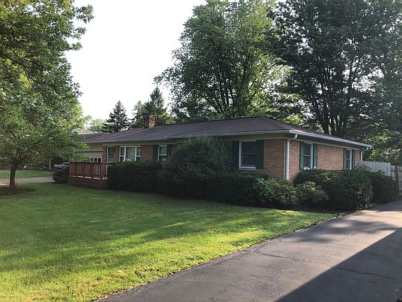 Well kept home and convenient walking/biking to library, schools, restaurants, etc.