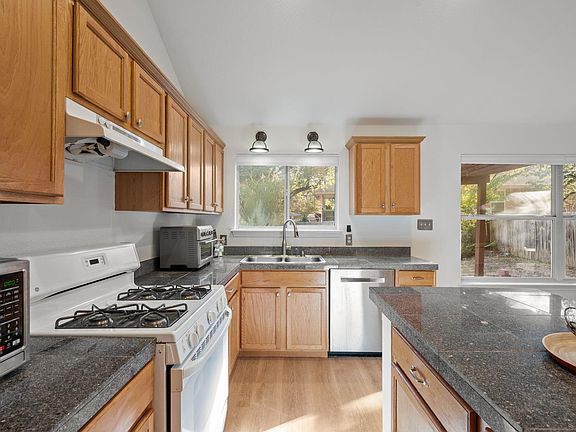 5th image of 5613 Lomita Verde Cir