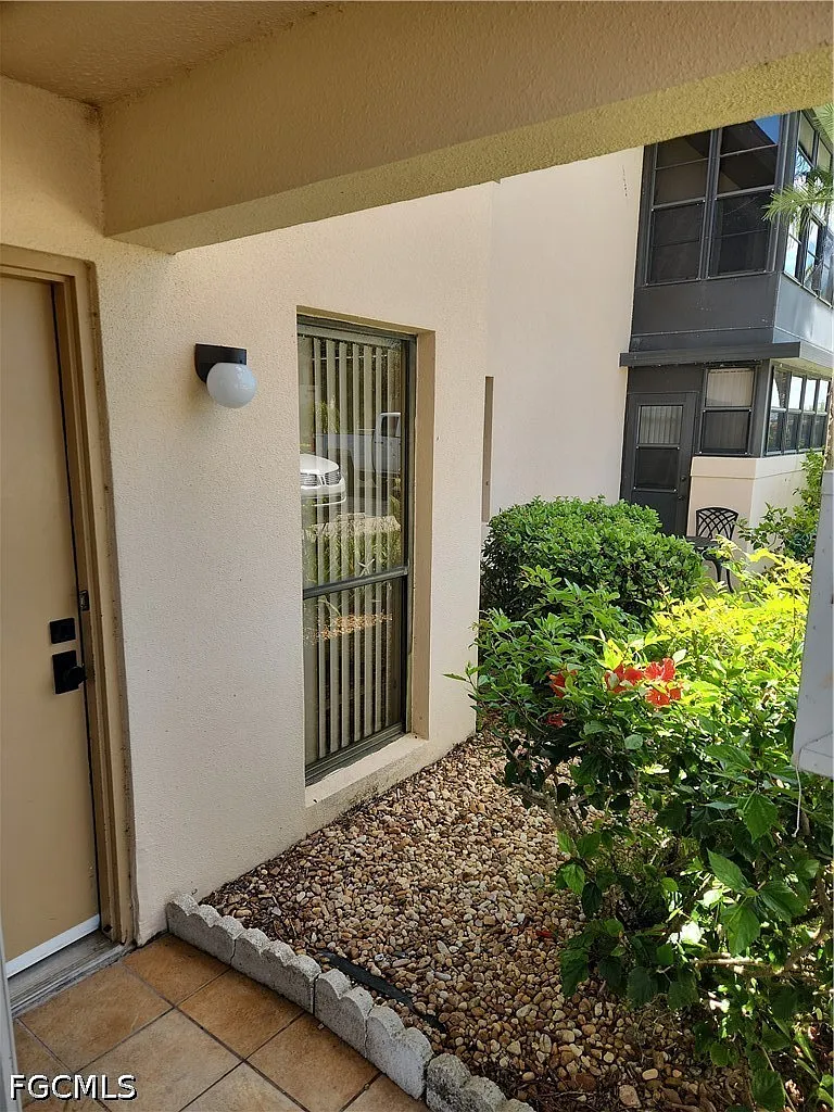 2 bed, 2.0 bath, 1176 sqft, $2,300 — Photo 3