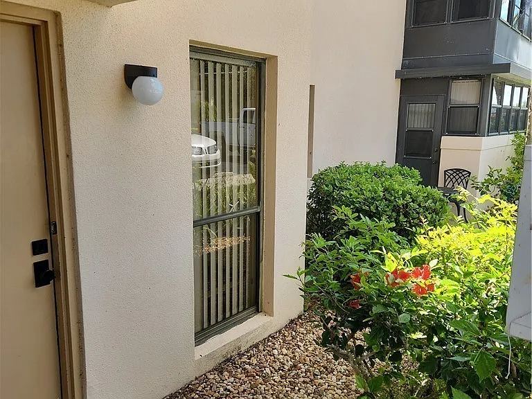 1064 Villa Dr #C103 — Photo 3