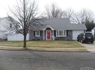 23 Seaton St, Massapequa, NY 11758