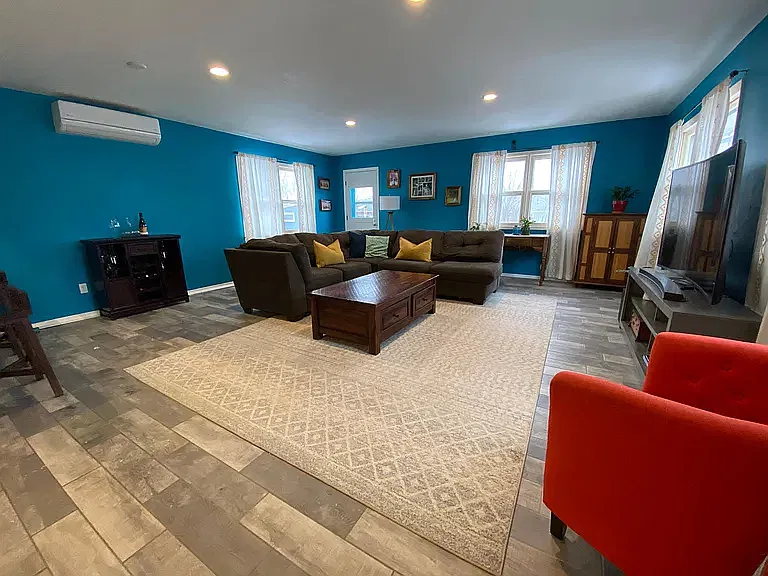 1056 Briarwood Rd — Photo 3