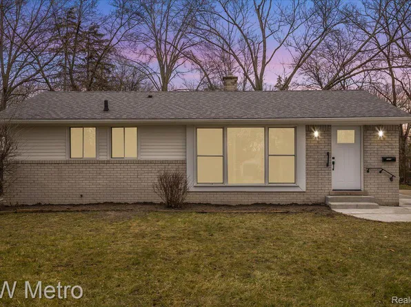 29270 Rambling Rd, Southfield, MI 48076
