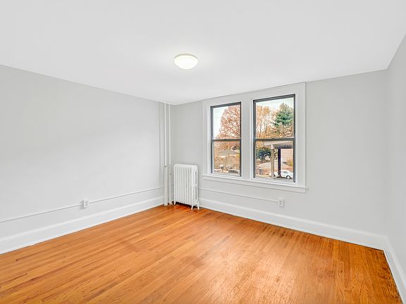 2nd image of 1040 Capitol Ave #2E