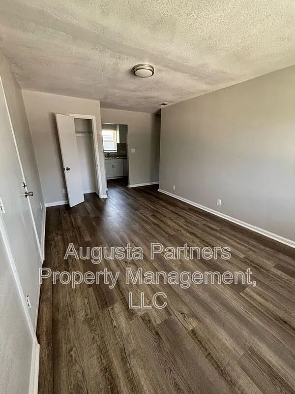 1 bed, 1.0 bath, 542 sqft, $760 — Photo 2