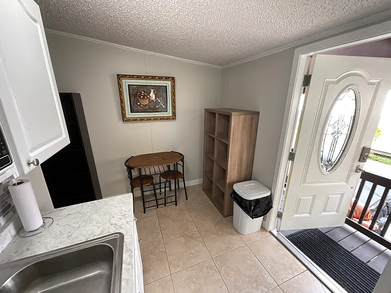 220 NE 12th Ave #1 — Photo 6