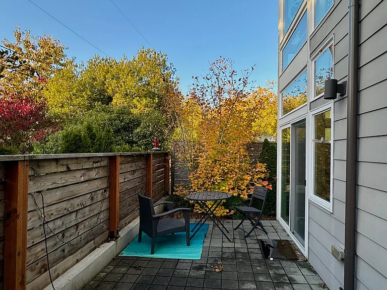 932 15th Ave — Photo 10
