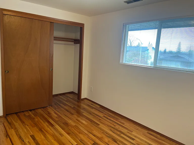 701 92nd St SE — Photo 3