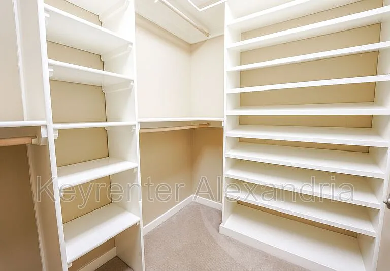 906 Neal Dr — Photo 32