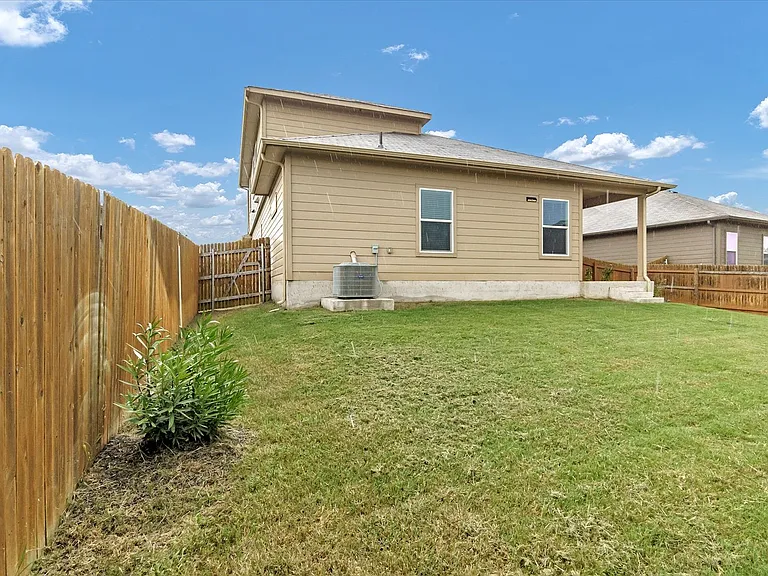 1013 Gaelic Dr — Photo 20