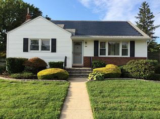 35 Liszt St, Hicksville, NY 11801