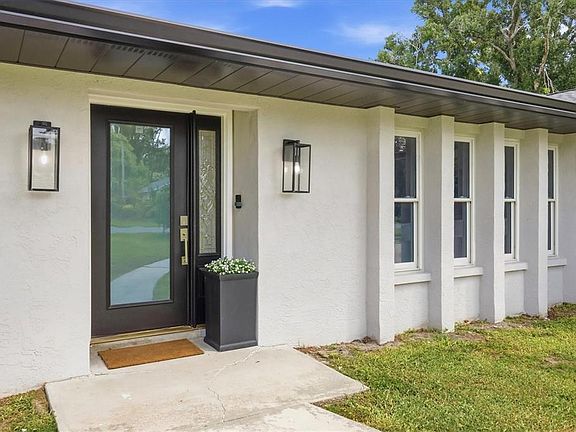 3rd image of 5605 SAWGRASS ROAD