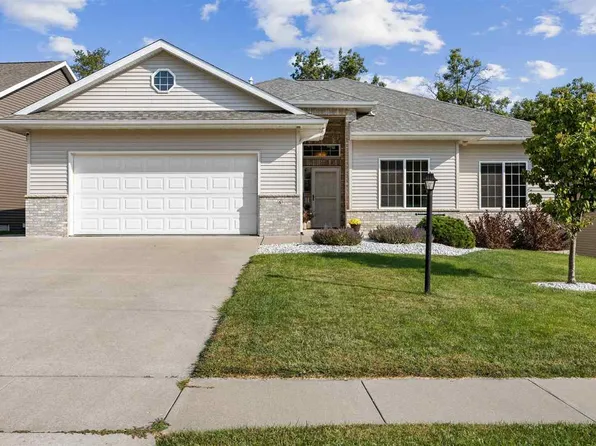 6 Kelsey Ct, Coralville, IA 52241