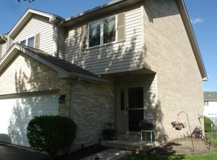 831 N 1st St, Elburn, IL 60119