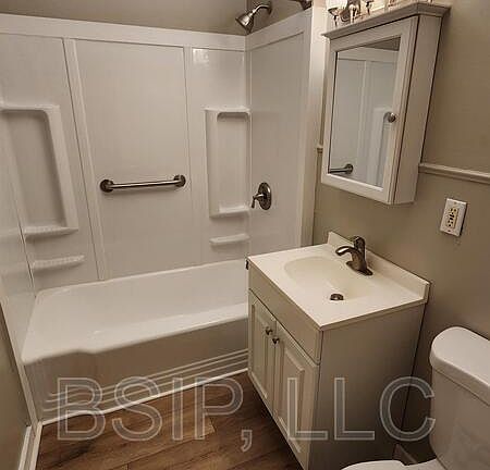 2nd image of 502 NE Freeman Ave