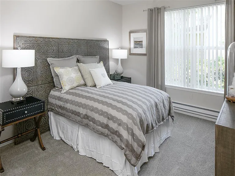 Center Pointe Apartment Homes — Photo 16