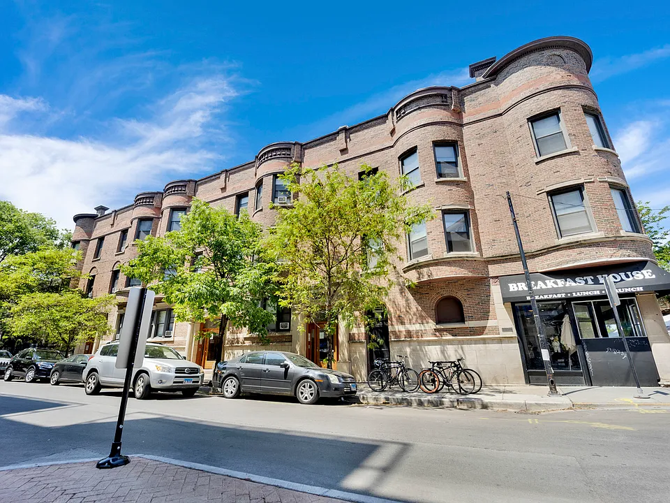 1004 W Dakin St #2