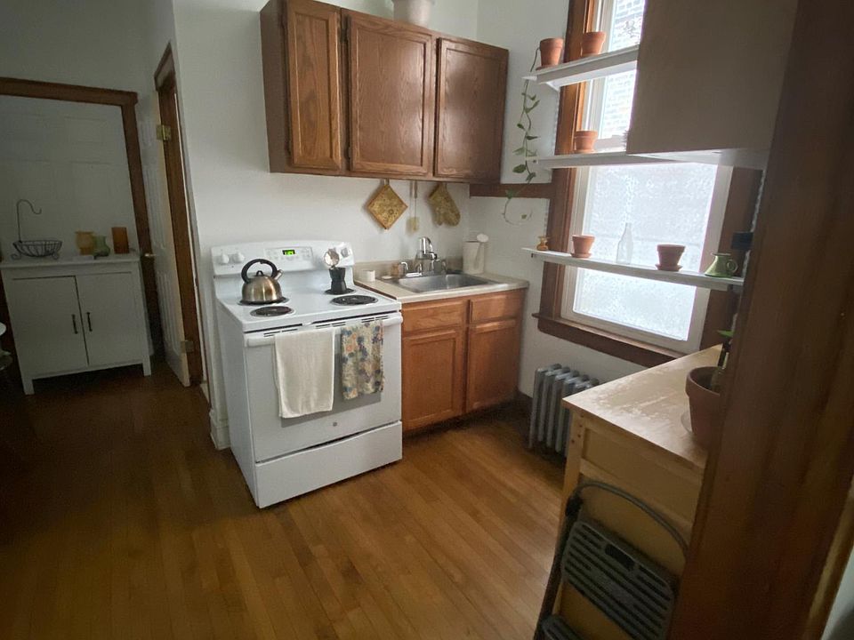 1st image of 1104 N Ashland Ave #1