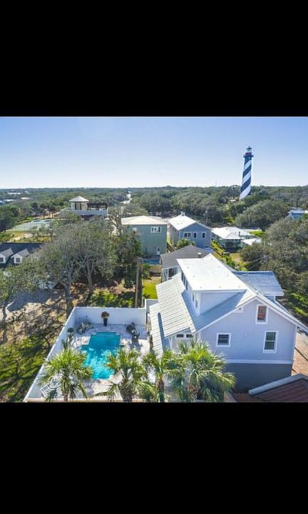 1st image of 9 Holly Ln