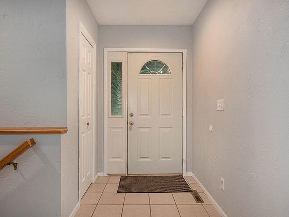 5th image of 242 Embury Dr