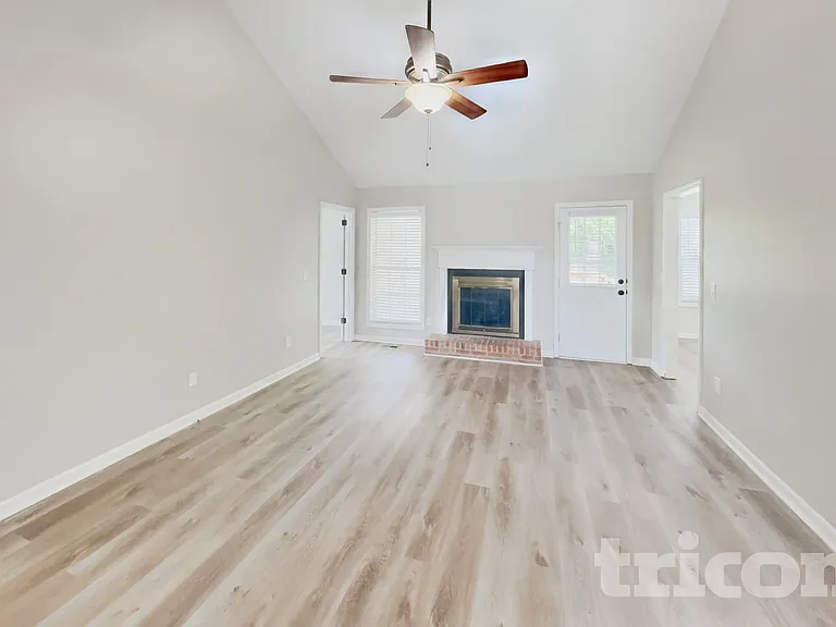 6009 Plateau Ct — Photo 3