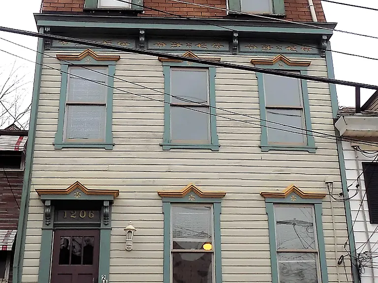 1206 Middle St — Photo 1