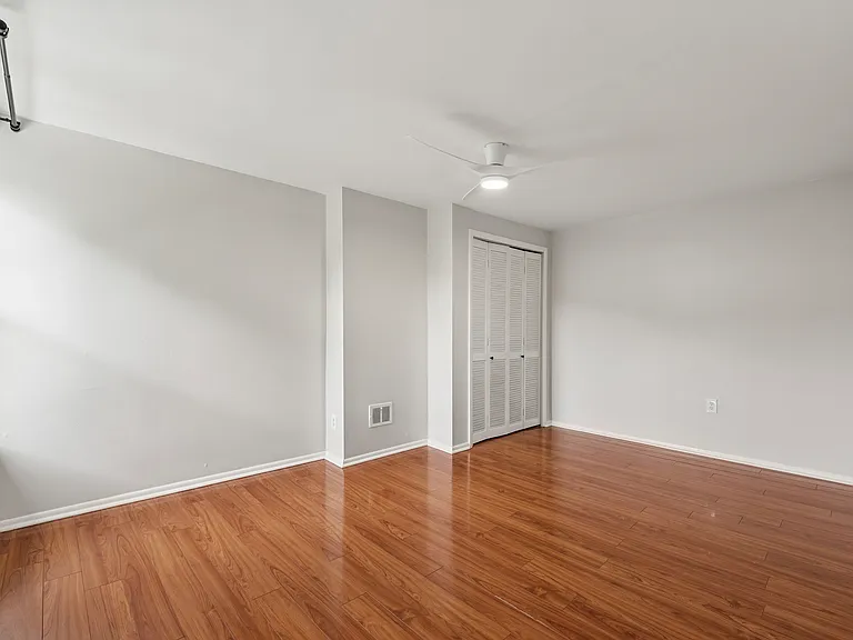 Bedroom #4: 15'-1" x 10'-10"