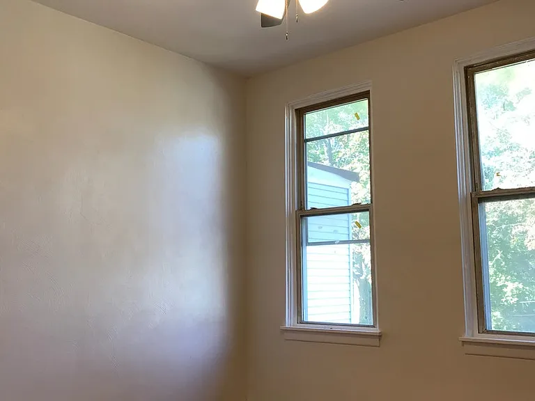 915 Mellon St — Photo 8