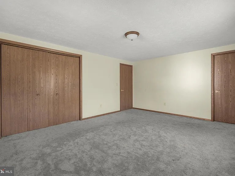 22397 Armstrong Dr — Photo 29