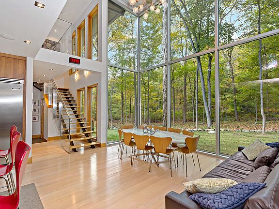 491 Old Albany Post [Ext]-2 kitchen.JPG