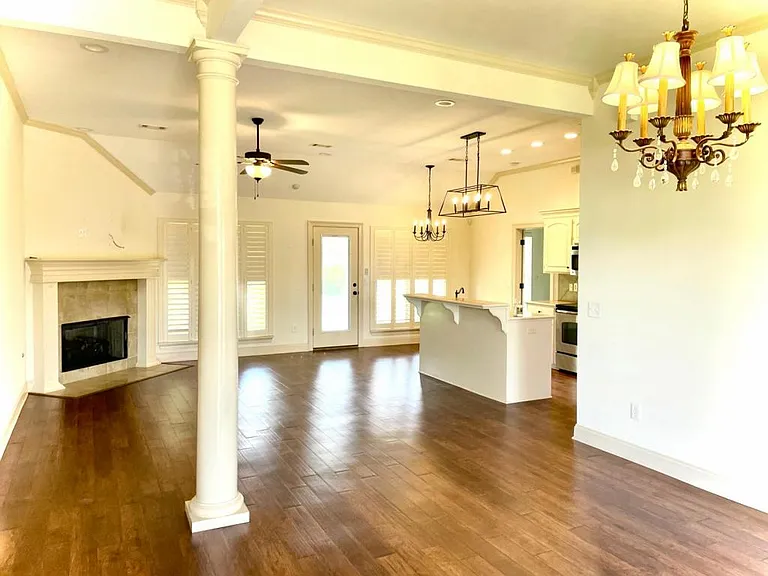 109 Millhouse Dr — Photo 2