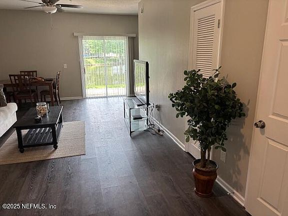 3rd image of 241 Leese Dr