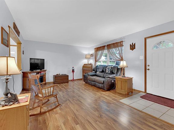 5th image of 3213 Bristol Hall Dr