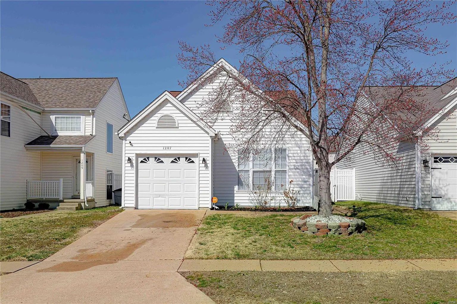 1207 Garden Village Dr photo 1