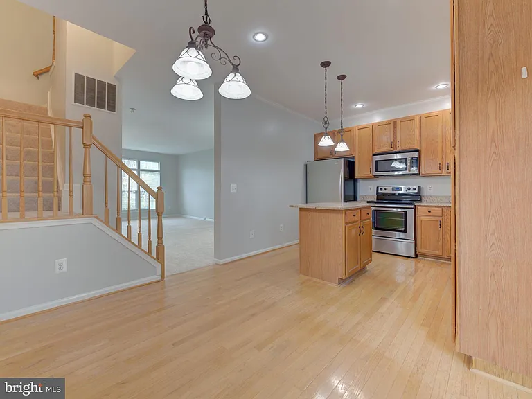 20362 Hartwell St — Photo 11
